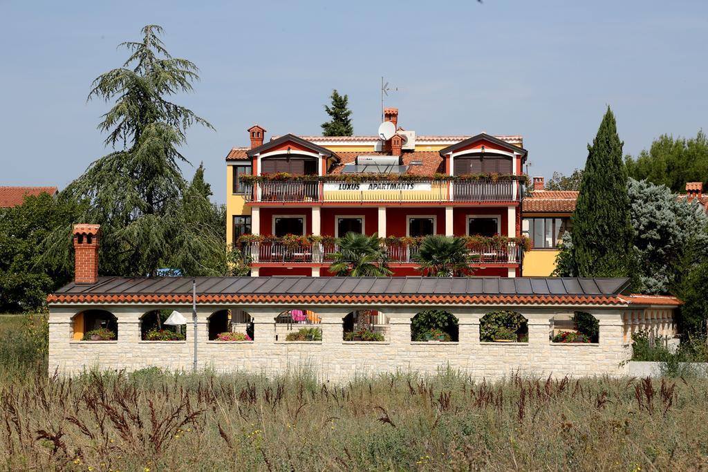 Apartments Max Vrsar Exterior photo