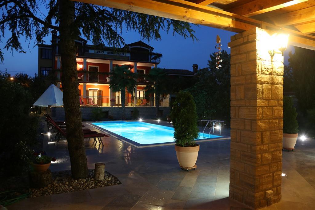 Apartments Max Vrsar Exterior photo