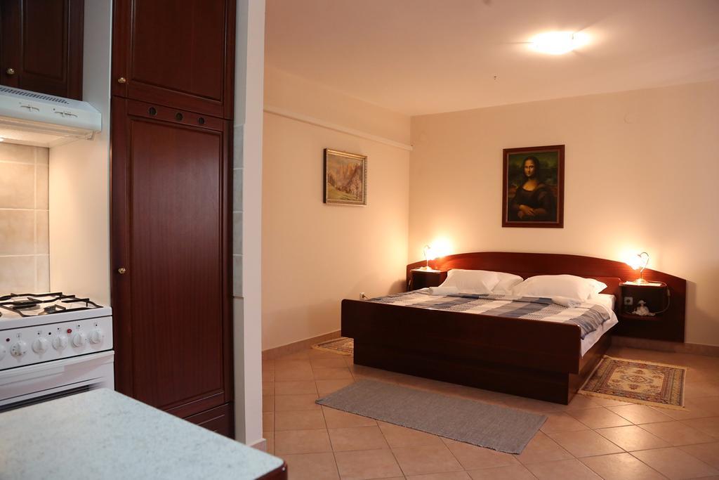 Apartments Max Vrsar Exterior photo
